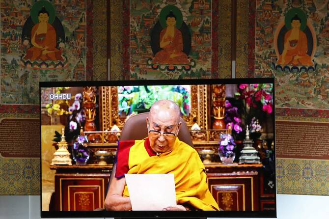 Le Dalaï Lama confirme qu'il aura un successeur, la Chine veut approuver son nom