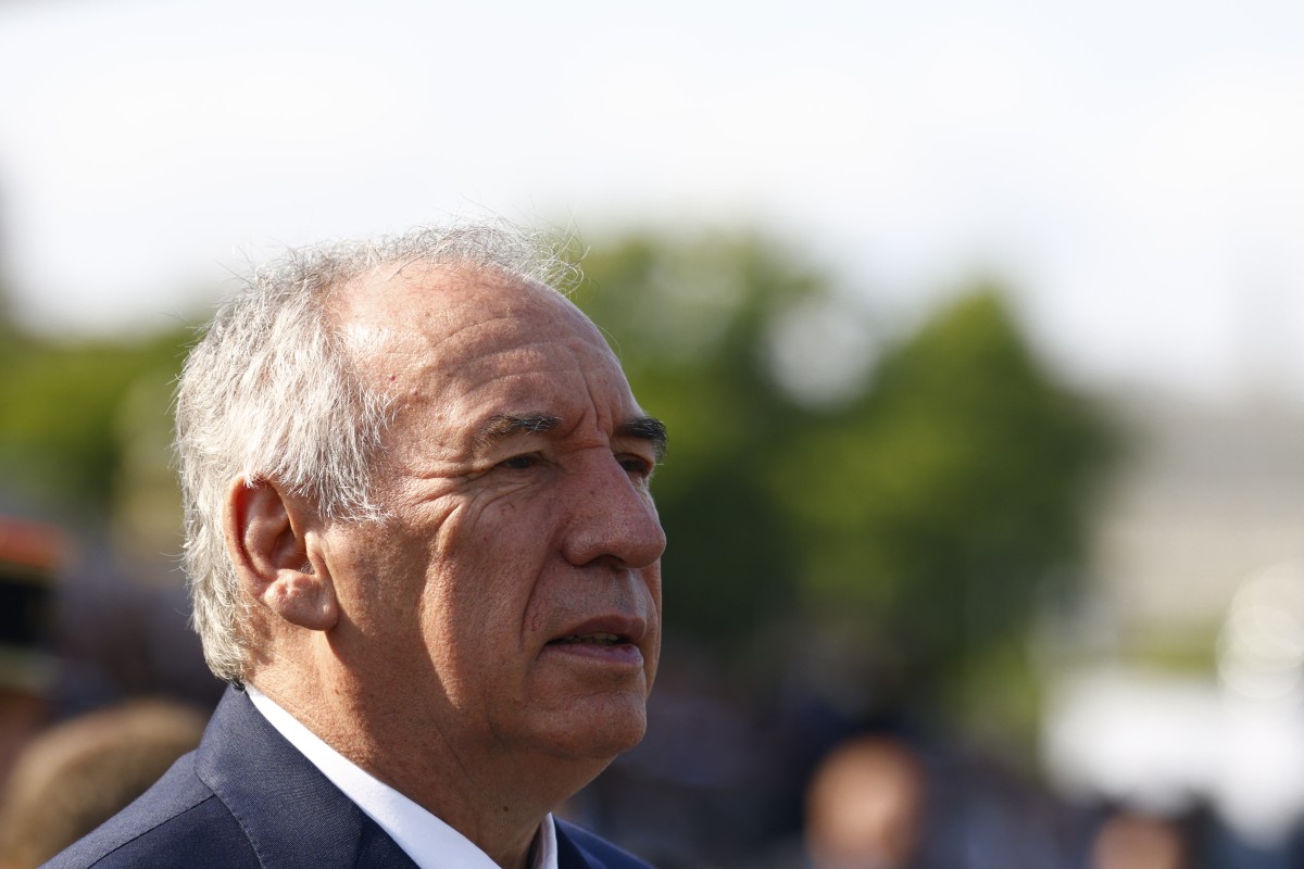 Budget: Bayrou présente l'addition, les boucliers se lèvent déjà