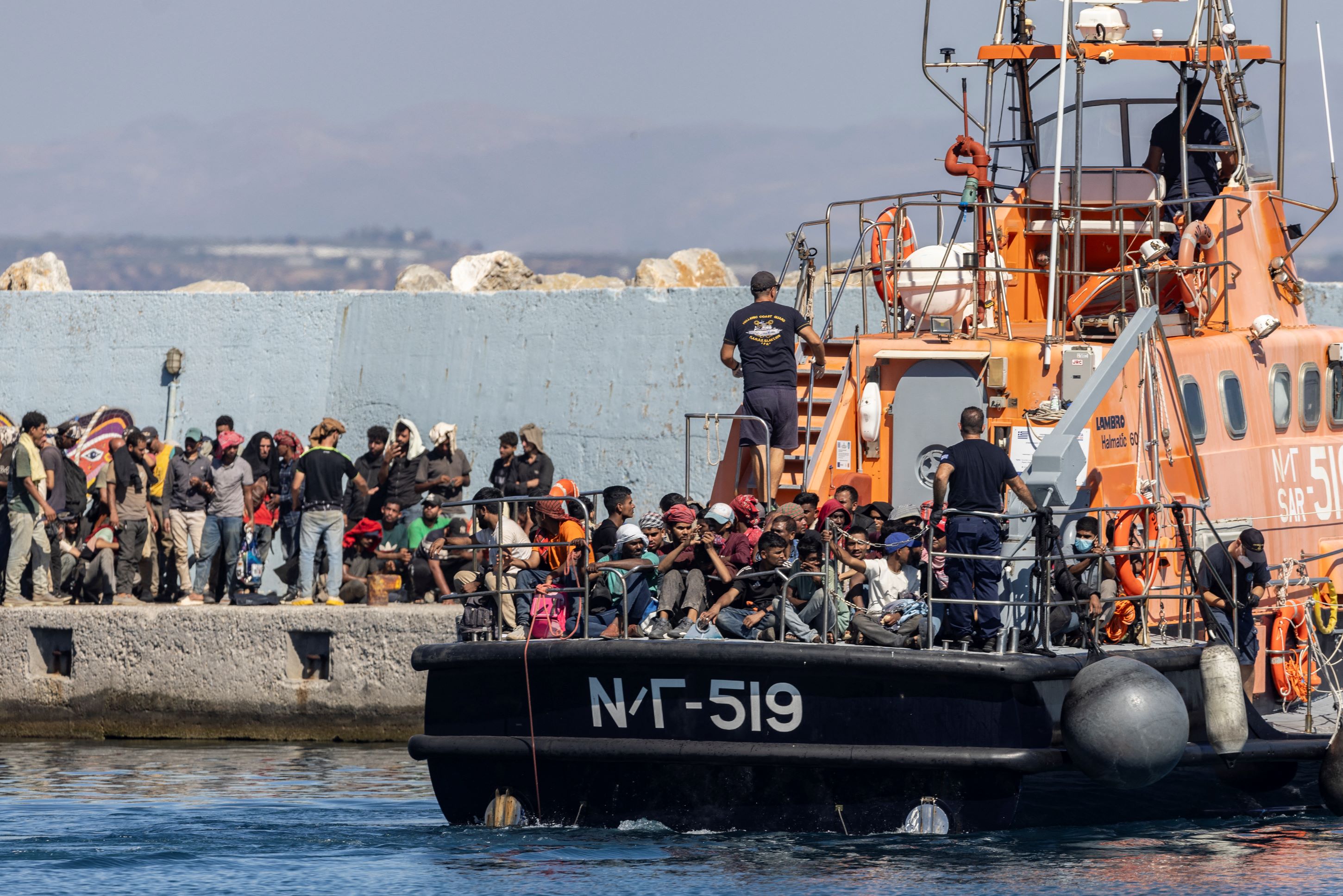 La Grèce suspend l'examen des demandes d'asile des migrants en provenance d'Afrique du Nord