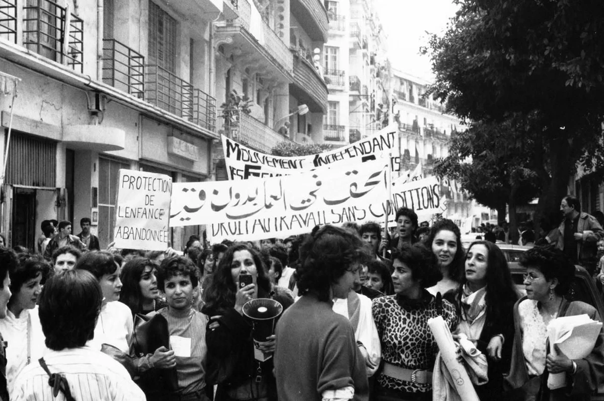 Les voix féminines algériennes refont surface à travers les archives