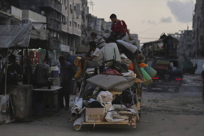 Israël intensifie ses opérations près de Gaza-ville, réunion à la Maison Blanche