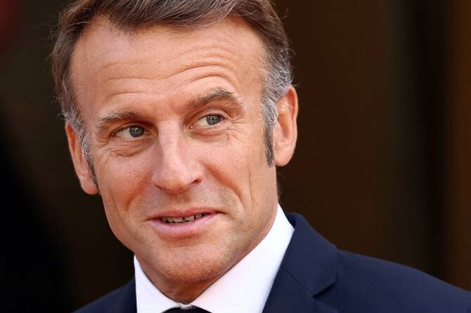 Macron se félicite de l'extension du mandat des Casques bleus au Liban