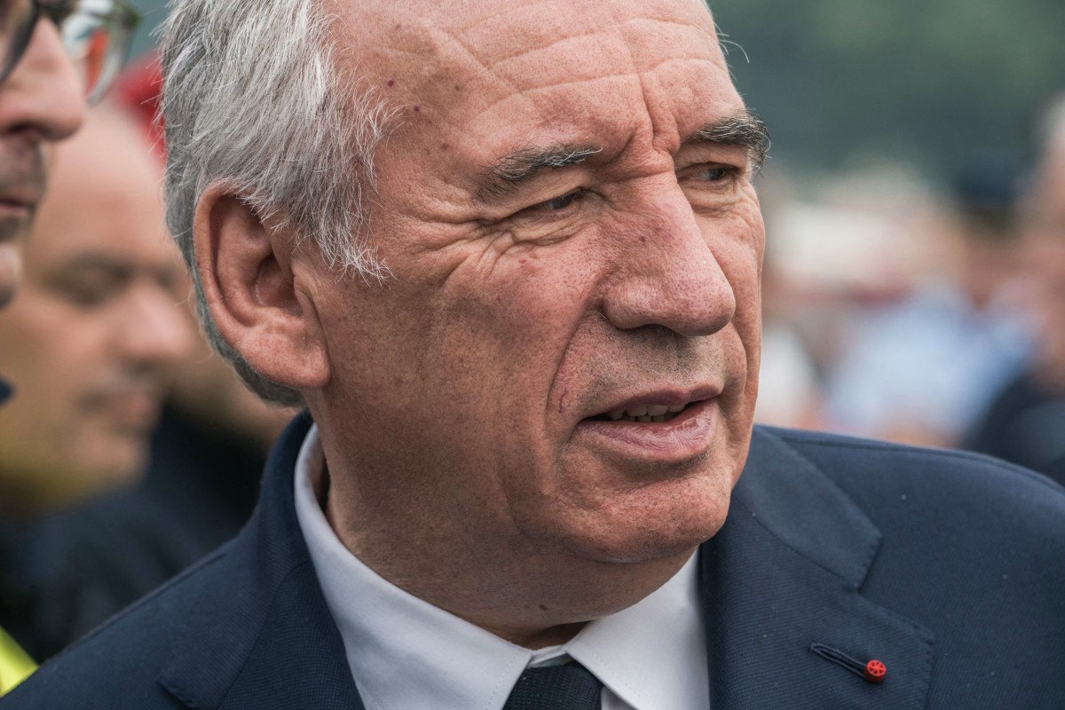 François Bayrou mise sur YouTube pour convaincre les Français d’accepter son budget de rigueur