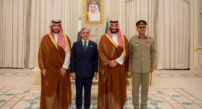 L'Arabie saoudite et le Pakistan signent un pacte de défense mutuelle