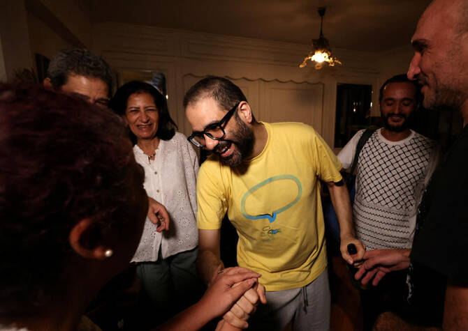 Egypte: gracié, le militant Alaa Abdel-Fattah fête sa libération
