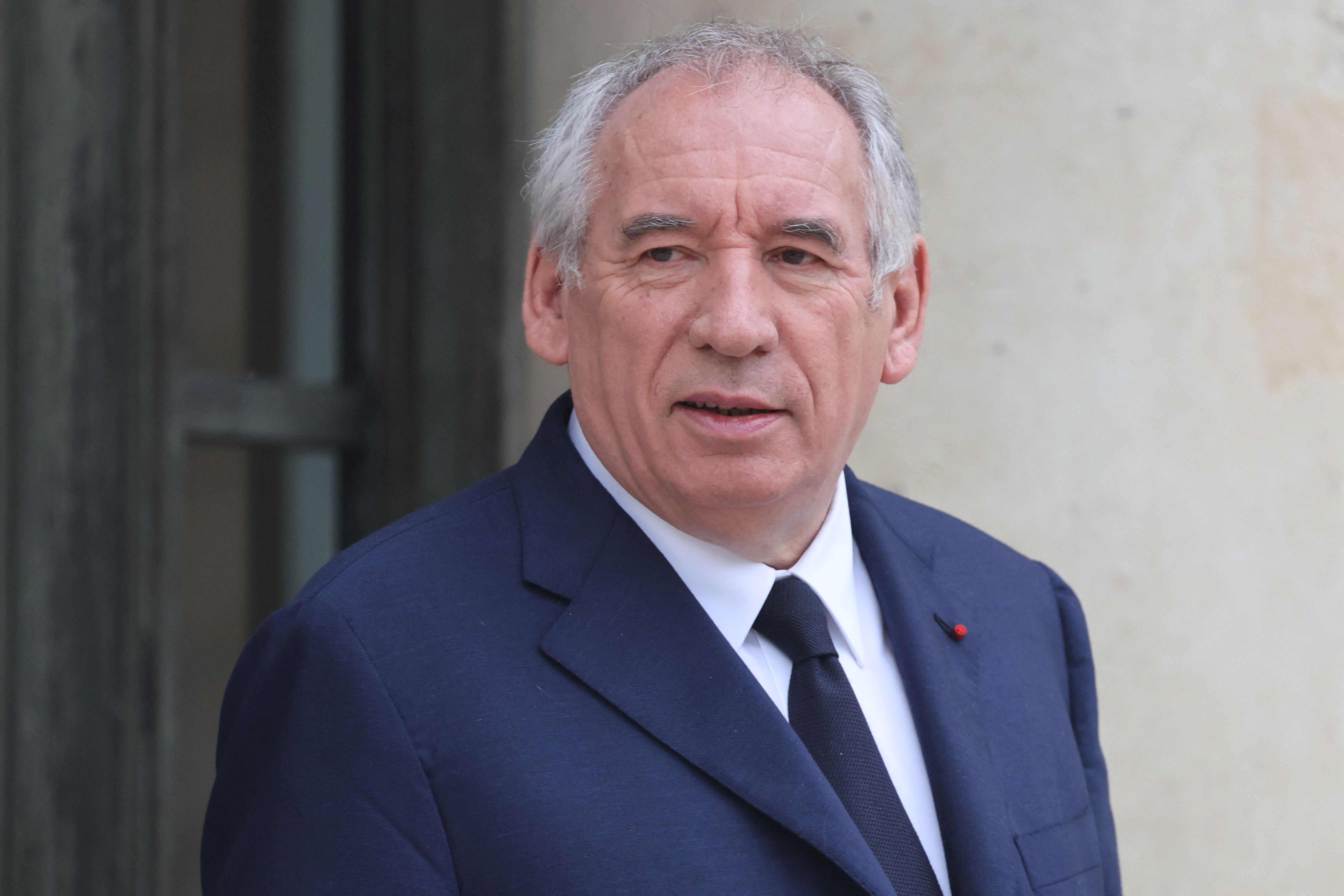 Entre Bayrou et le PS, la défiance règne