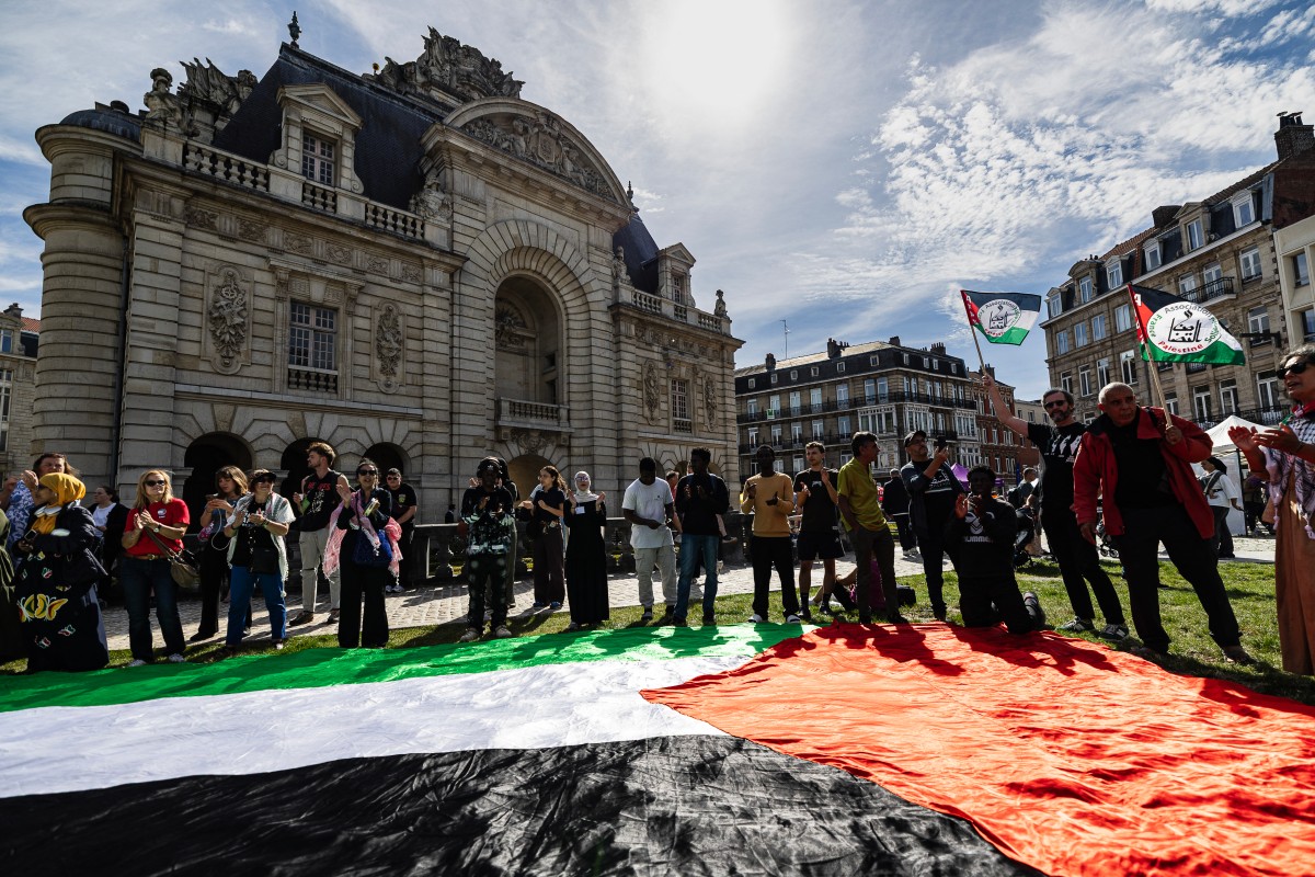 Drapeaux palestiniens sur les mairies le 22 septembre: l'Intérieur demande aux préfets de s'y opposer