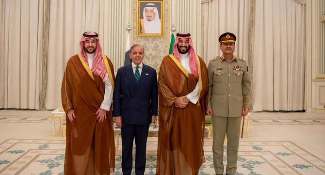 L'Arabie saoudite et le Pakistan signent un pacte de défense mutuelle