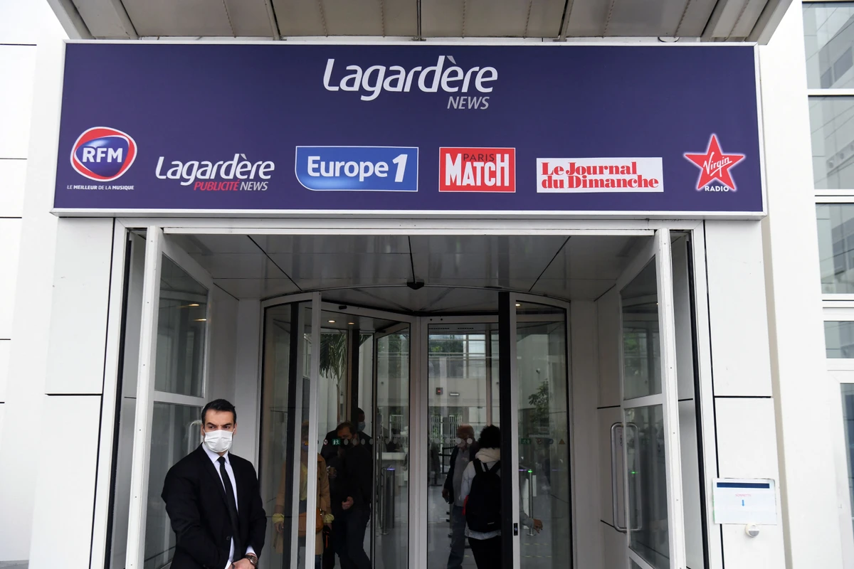 Bolloré, Stérin, Pigasse... Dans l'arène politique, ces hommes d'affaires se cachent de moins en moins