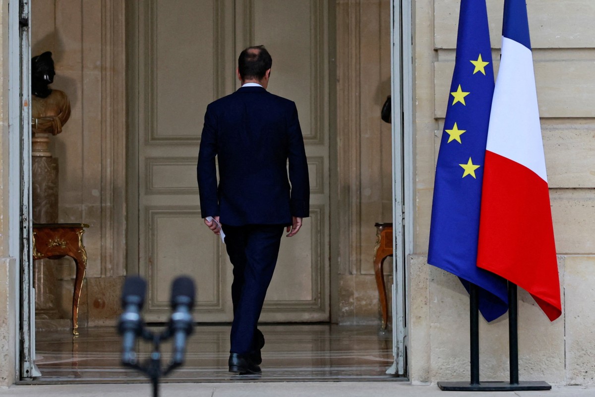 Lecornu voit s'éloigner «les perspectives d'une dissolution»