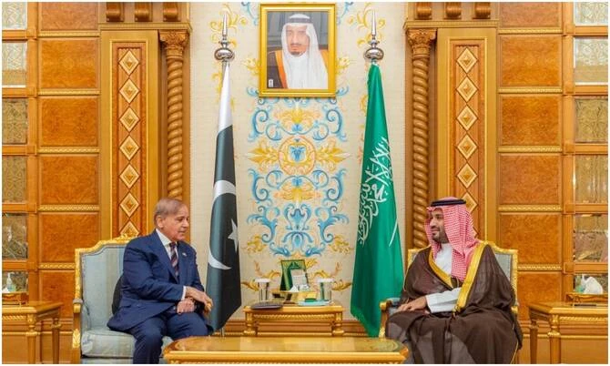 Le prince héritier saoudien rencontre des dirigeants mondiaux avant le FII9 à Riyad