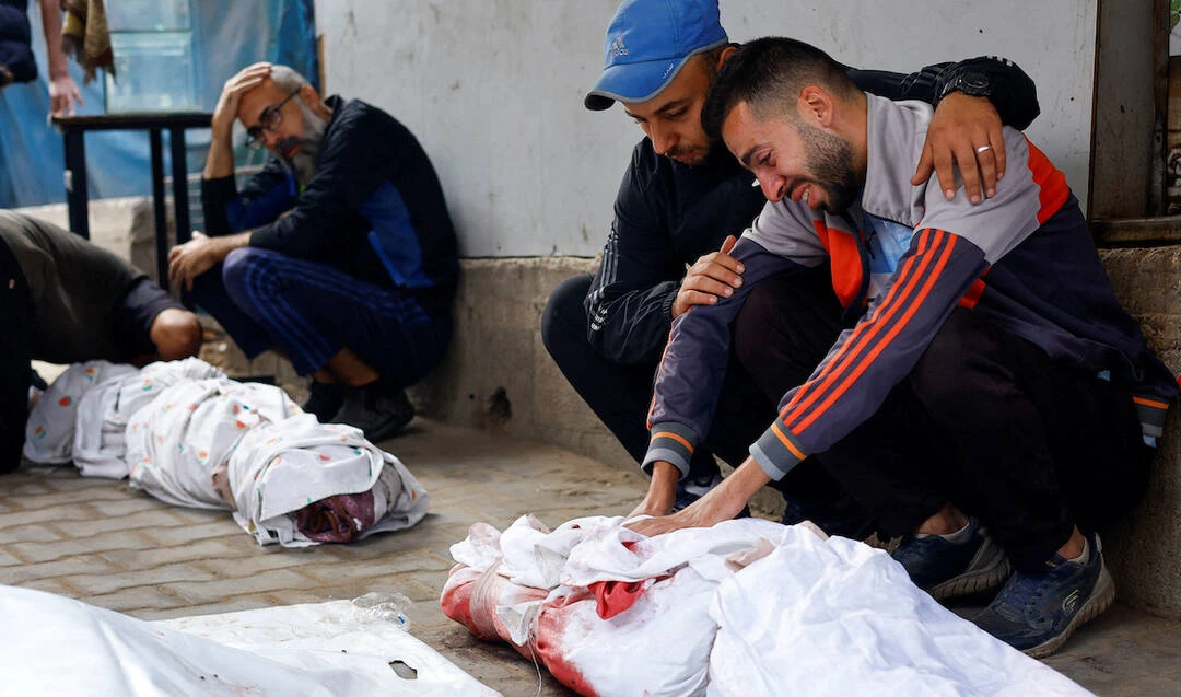 Gaza: la Défense civile et les hôpitaux font état d'un bilan de plus de cent morts