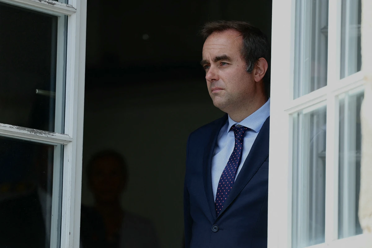 Lecornu reçoit le PS et le RN, clefs de sa survie