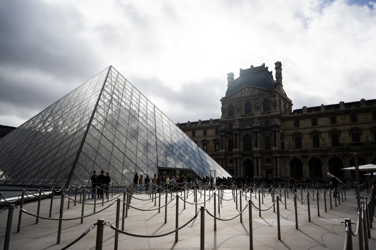 La présidente du Louvre déterminée à mener à bien la modernisation du musée