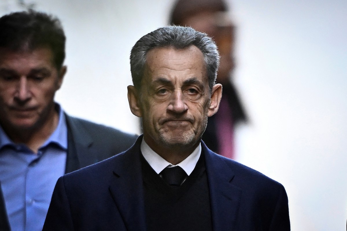 France: la sortie de prison de l'ex-président Sarkozy entre les mains de la justice