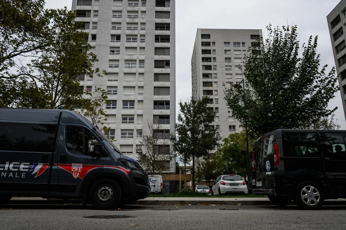 Grenoble: l'adolescent blessé par balles toujours dans le coma