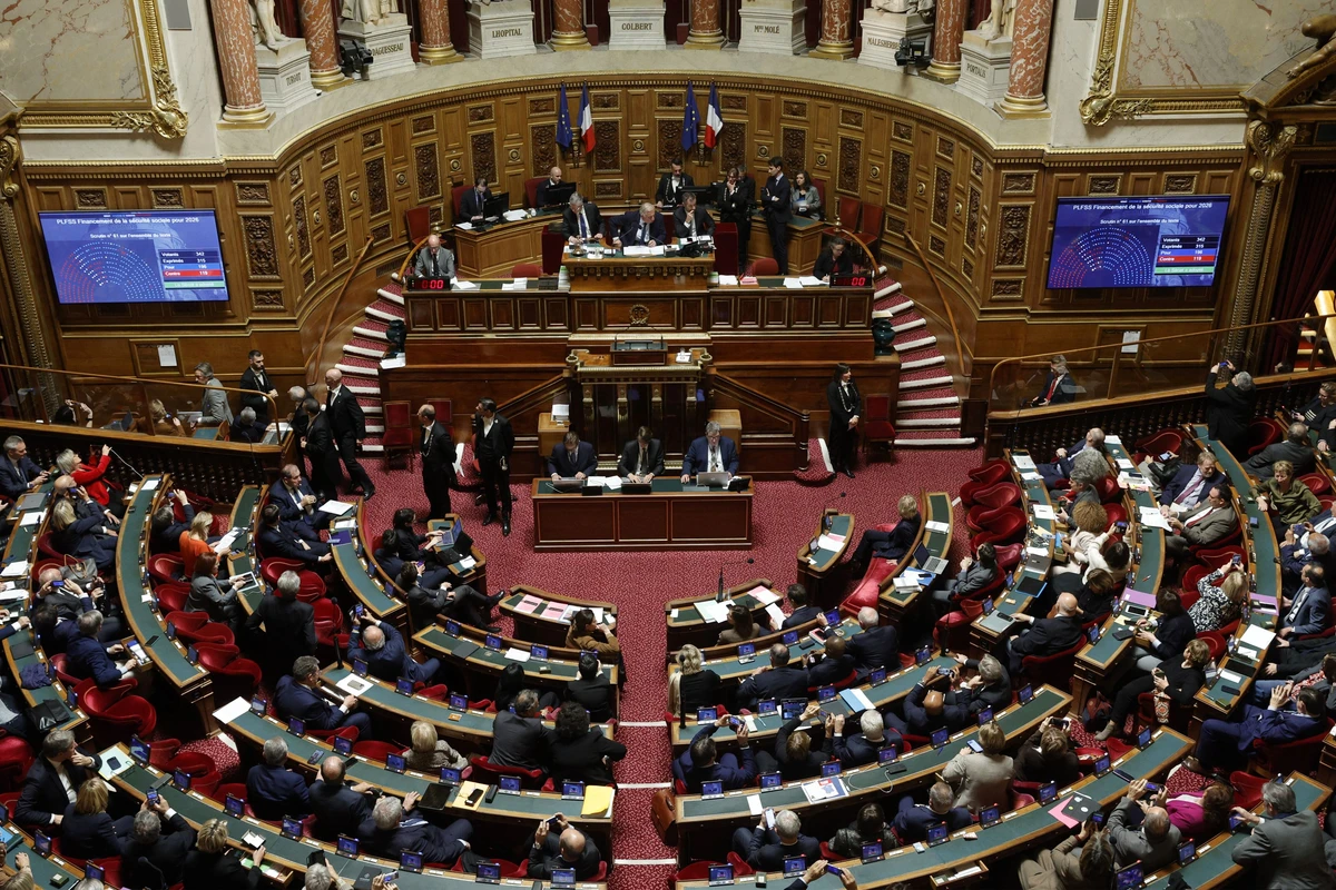 Le Sénat récupère le budget de l'Etat, le compromis reste hors de vue