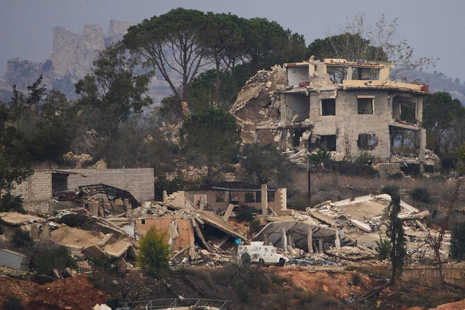L'armée israélienne dit avoir frappé des infrastructures du Hezbollah au Liban