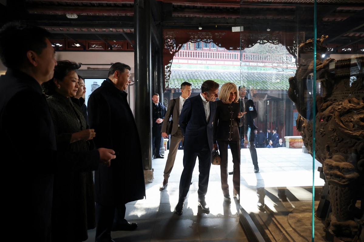 Pandas et ping-pong: Macron achève sa visite en Chine sur une note plus légère
