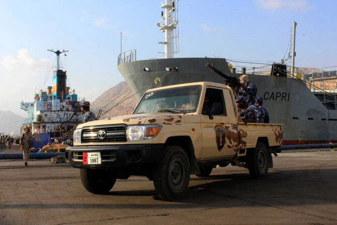 La Coalition arabe annonce une frappe aérienne “limitée” contre deux navires ayant acheminé des armes au Yémen