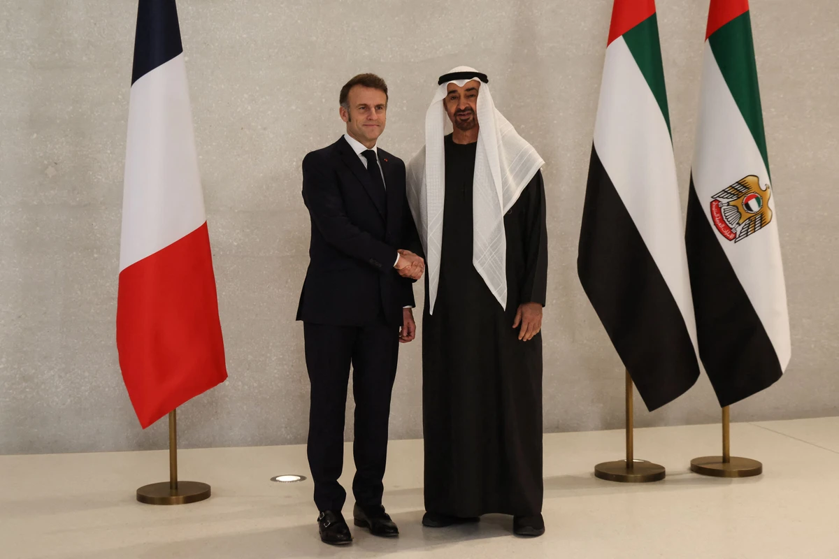Macron aux Emirats pour fêter Noël avec les forces françaises