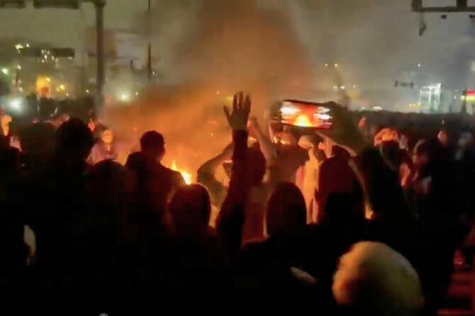 Iran: le bilan des morts s'alourdit, le pouvoir appelle à des contre-manifestations