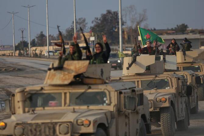 Syrie: l'ONU envoie de l'aide vers une ville à majorité kurde cernée par l'armée