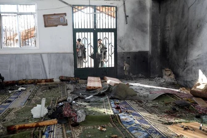 Syrie: deux membres de l'EI arrêtés en lien avec l'attaque d'une mosquée en décembre