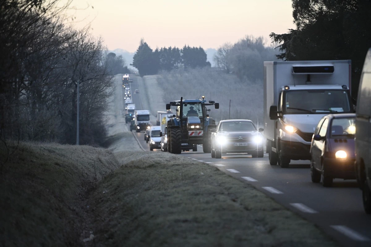 Dans le Sud-Ouest, des agriculteurs prennent la route de Paris pour être «écoutés»