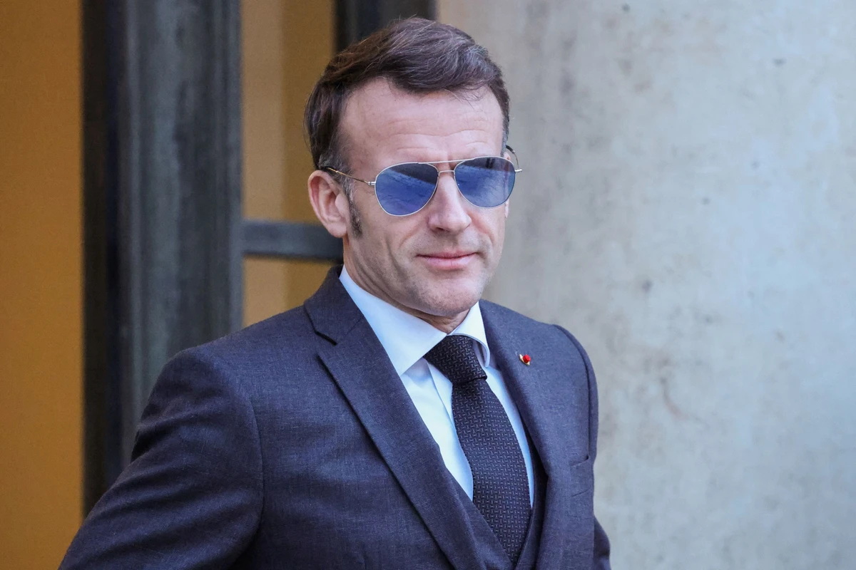 Macron veut l'interdiction des réseaux sociaux aux moins de 15 ans "dès la rentrée prochaine"