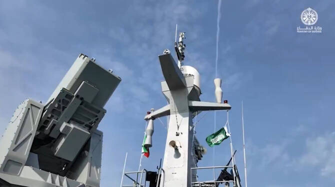 L'Arabie saoudite abat plusieurs drones alors que les attaques iraniennes se poursuivent