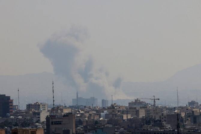 Israël poursuit ses frappes sur l'Iran