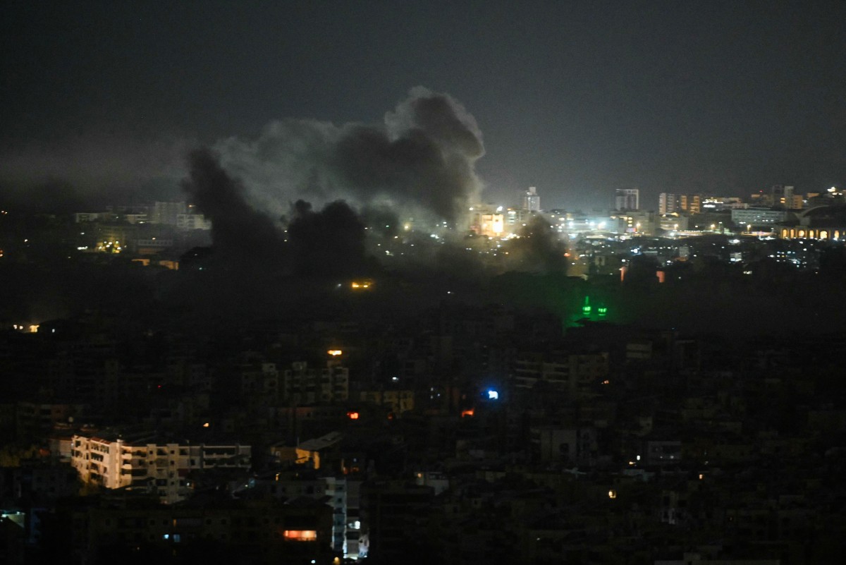 Nouvelles frappes d'Israël sur le sud de Beyrouth, le Hezbollah tire des «dizaines de roquettes»