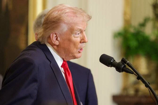 Trump exige une "capitulation sans condition" de l'Iran, toujours sous les bombes