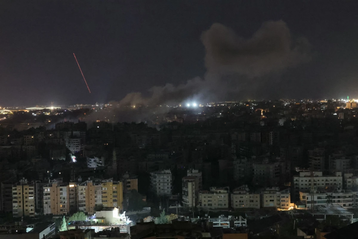 Liban: frappes israéliennes sur la banlieue sud de Beyrouth, combats à la frontière