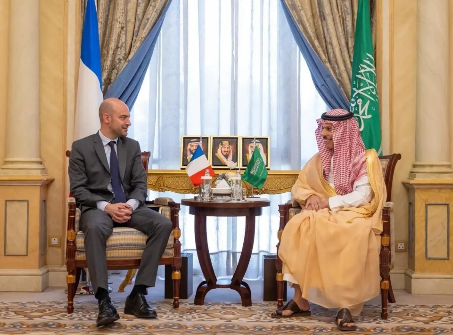 Barrot et Ben Farhane appellent à renforcer la désescalade au Moyen-Orient