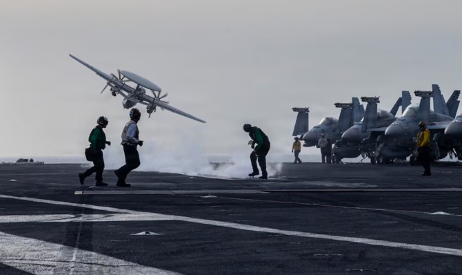 Trump menace de détruire tout navire militaire iranien forçant le blocus américain des ports