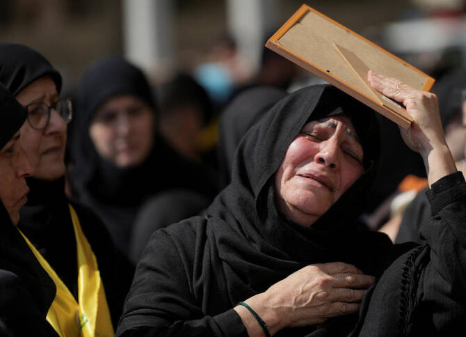 Liban: premières funérailles collectives de combattants du Hezbollah dans le sud