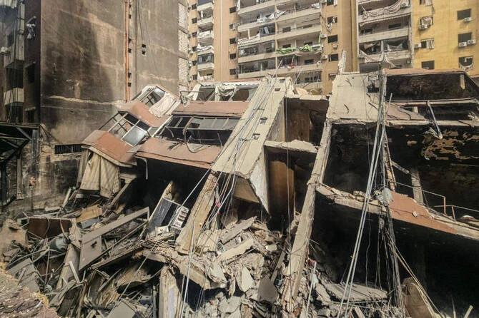Liban: nouvelles frappes israéliennes sur Beyrouth après la destruction d'un pont