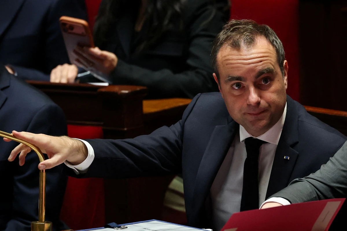 Carburants: Lecornu veut utiliser le "surplus" de recettes fiscales pour décarboner l'économie