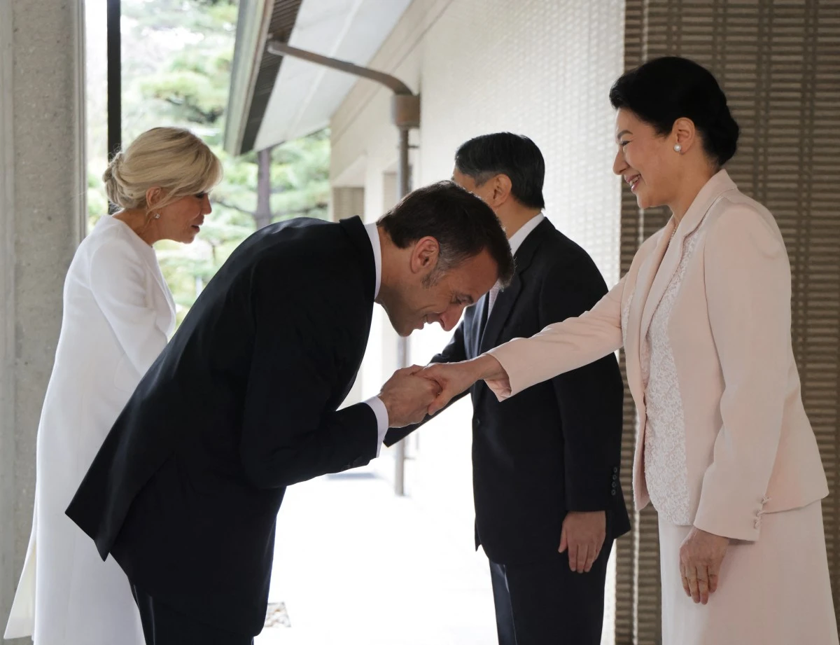 Macron reçu par l'empereur à la fin de sa visite au Japon