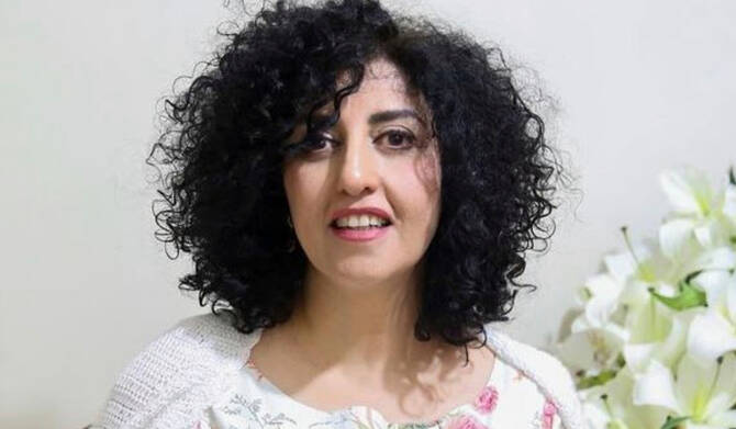 La prix Nobel Narges Mohammadi libérée sous caution et soignée à Téhéran, selon ses soutiens
