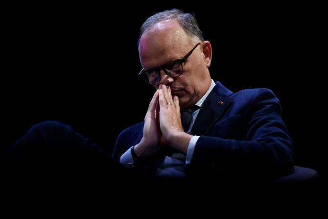 L'ex-Premier ministre Edouard Philippe soupçonné de détournement de fonds publics
