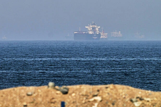 Un tanker touché par «des projectiles inconnus» au large des Emirats