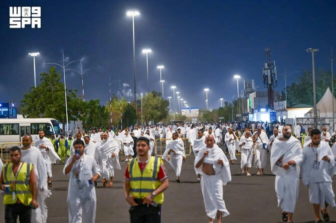 Les pèlerins se rassemblent à Arafat pour le point culminant spirituel du Hajj