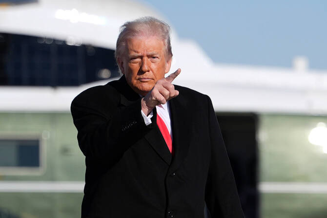 Trump dit qu'il «aimerait rencontrer» le guide suprême iranien Mojtaba Khamenei