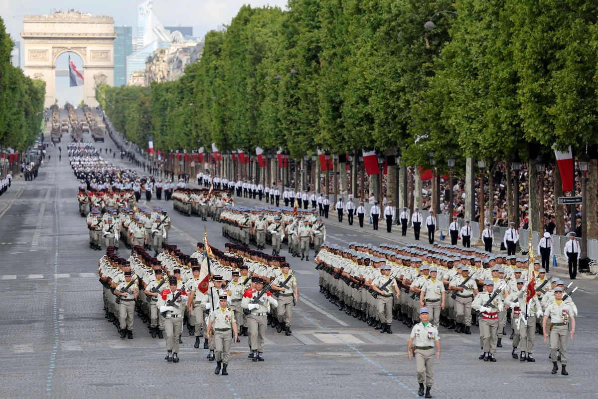France: un défilé du 14-Juillet "massif", l'Ukraine à l'honneur