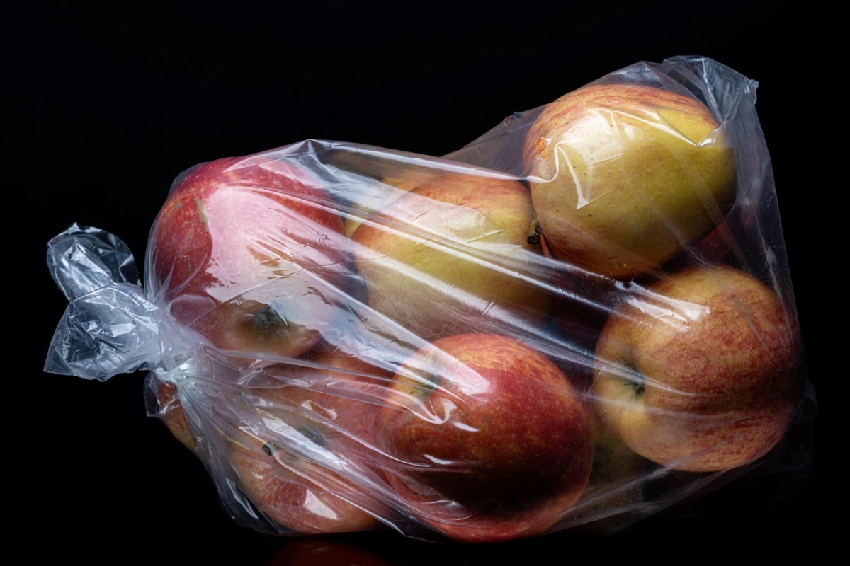 Carrefour s'engage à retirer 5.000 tonnes de plastique de ses rayons d'ici à 2030