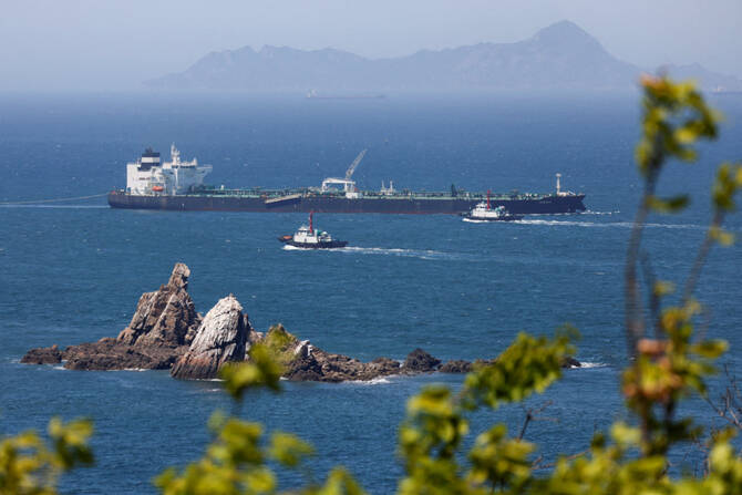 Un tanker touché par un projectile non-identifié dans la région du détroit d'Ormuz