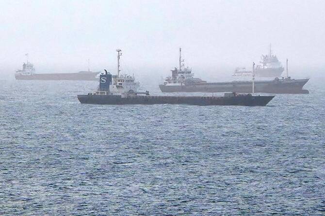Iran: les Gardiens de la Révolution stoppent six navires dans le détroit d'Ormuz